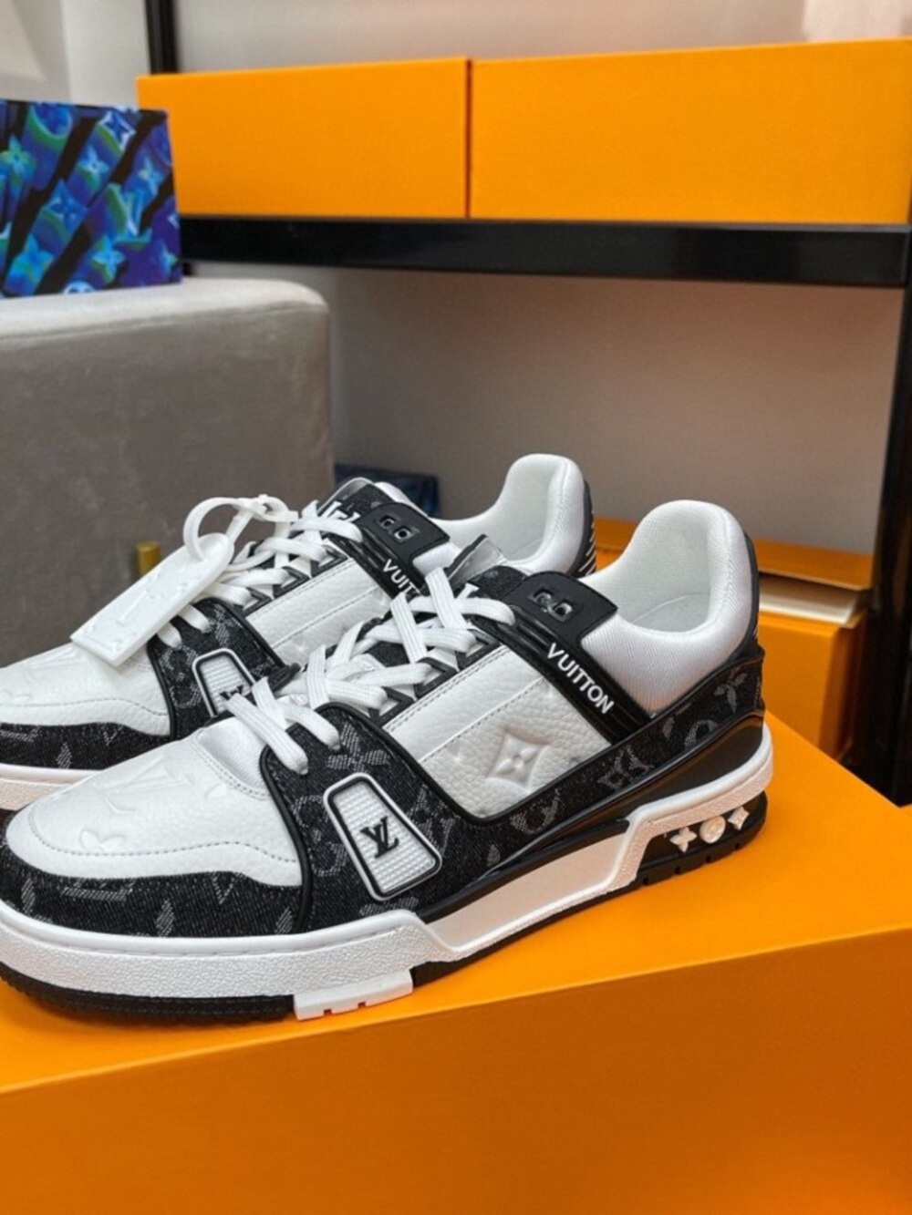 Louis Vuitton Black and White Men’s Low-Top Sneaker